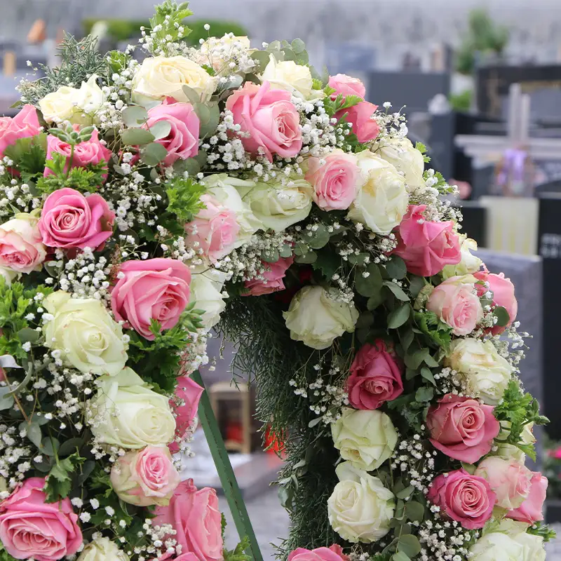 Trauerkranz mit Rosa und Beige Rosen
